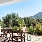 Apartman Daratos 4 *