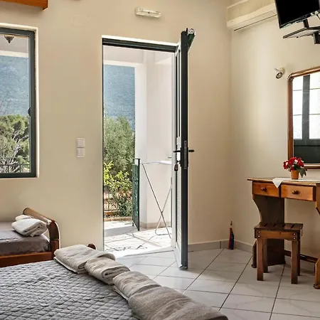 Daratos 4 * سامي